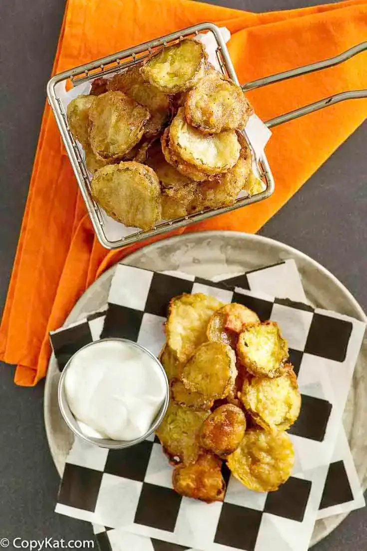 Hooters Fried Pickles (Copycat)